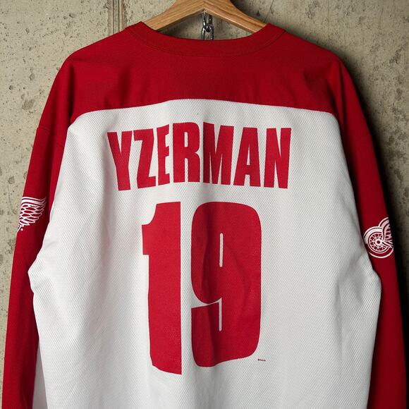 Detroit Red Wings NHL Steve Yzerman Vintage Off The Bench XL Jersey - Picture 5 of 5
